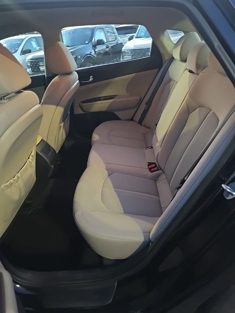 Used 2017 Kia Optima LX image 7