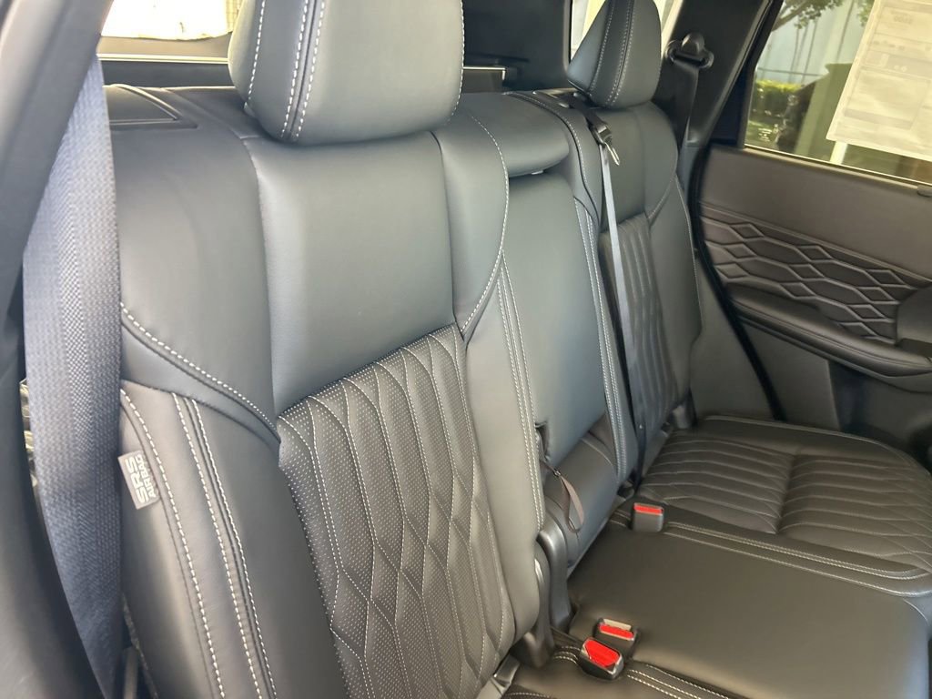 New 2025 Mitsubishi Outlander SEL image 27