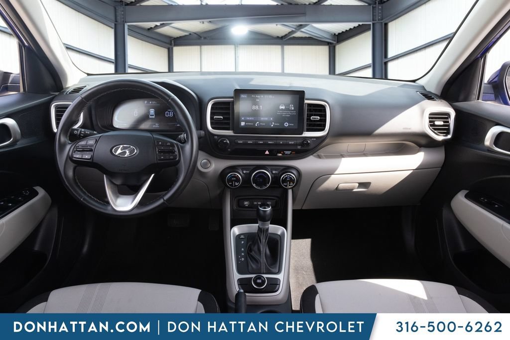 Used 2025 Hyundai Venue SEL FWD image 5