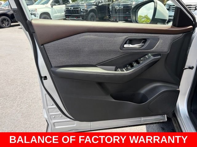 Used 2023 Nissan Rogue SV FWD image 12