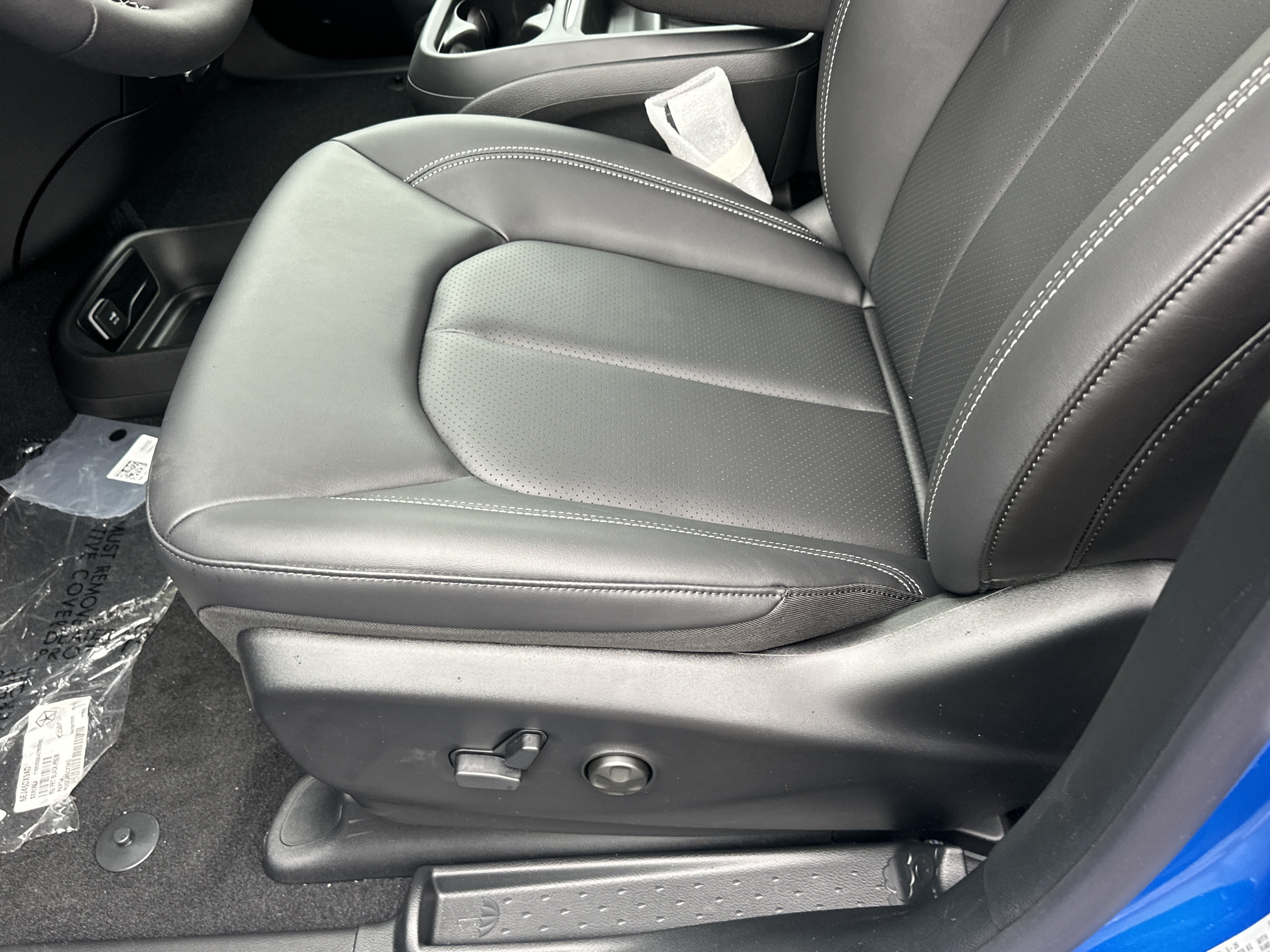 New 2027 Chrysler Pacifica Select FWD image 27