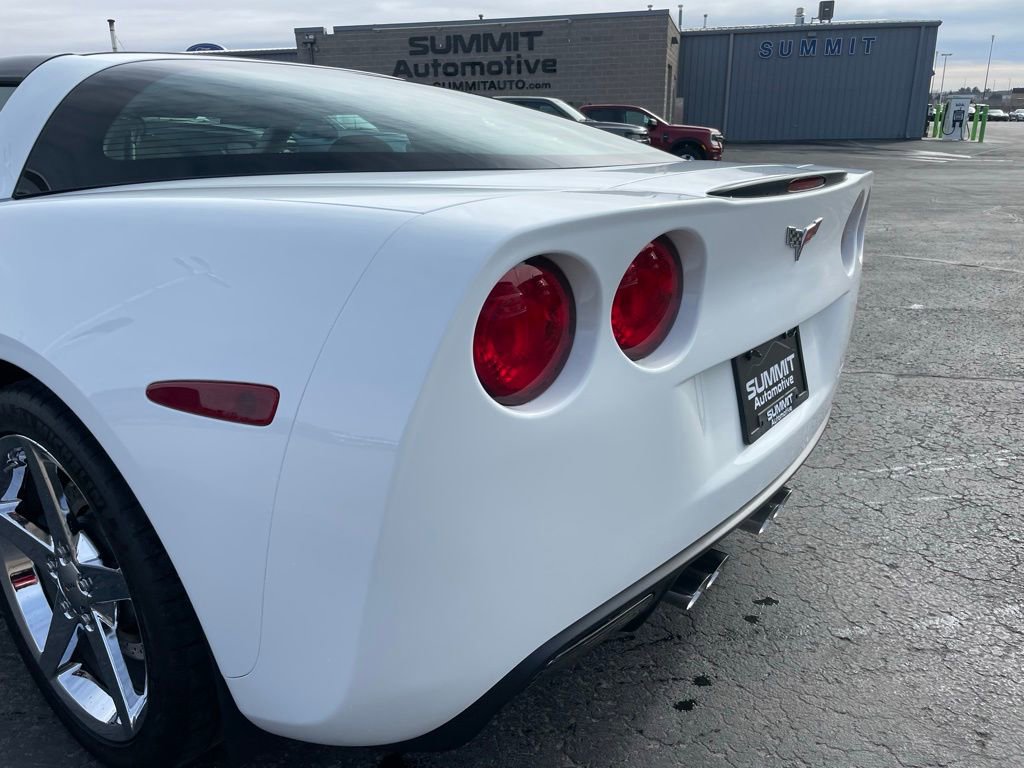 Used 2007 Chevrolet Corvette Coupe w/ Preferred Equipment Group RWD image 30