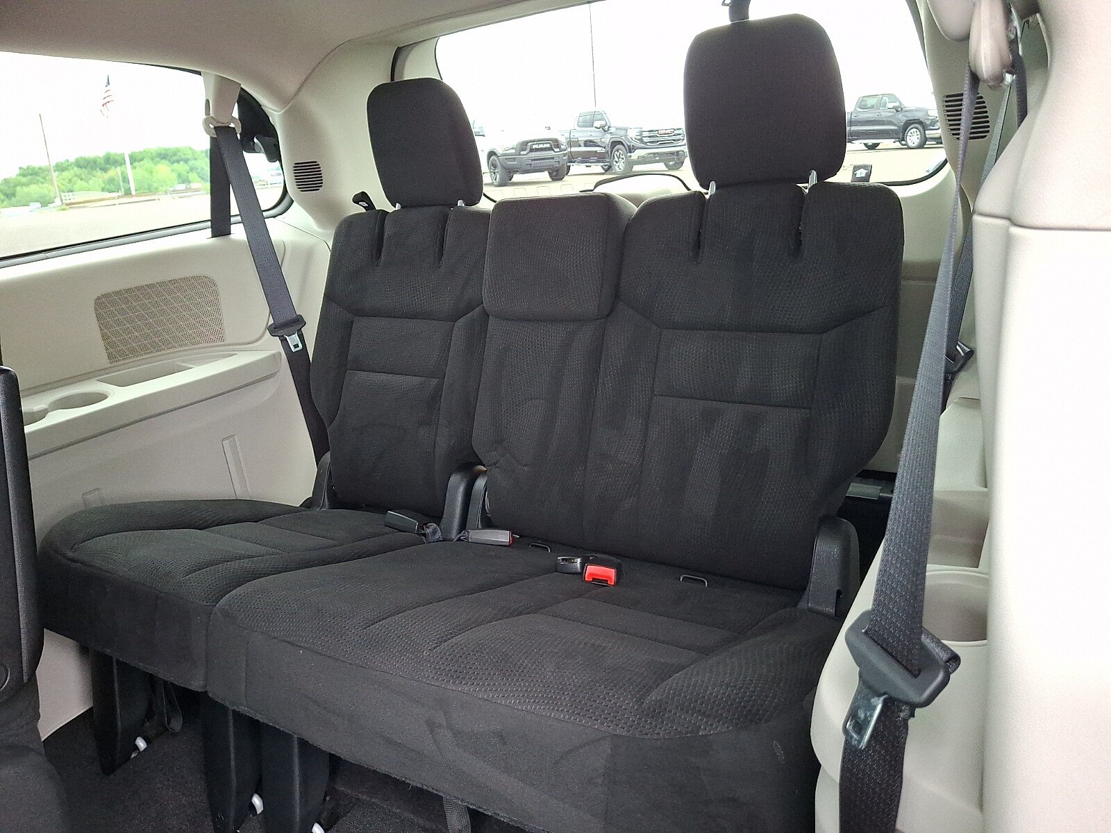 Used 2015 Dodge Grand Caravan SE w/ Quick Order Package 29E SE FWD image 10