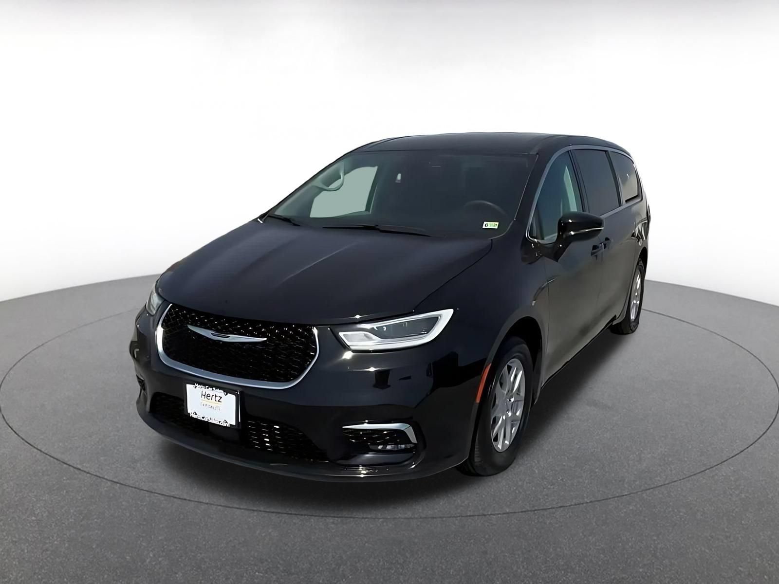 Used 2024 Chrysler Pacifica Touring-L FWD image 6