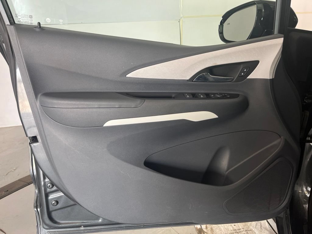 Used 2020 Chevrolet Bolt LT FWD image 25