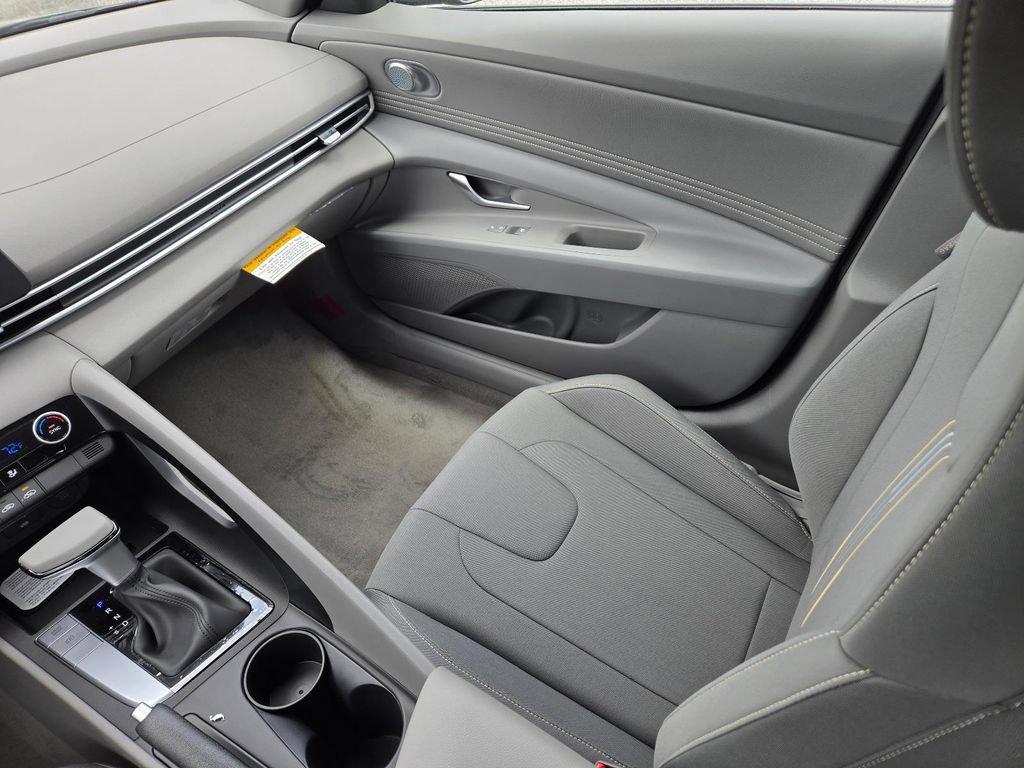 New 2026 Hyundai Elantra Sport FWD image 18