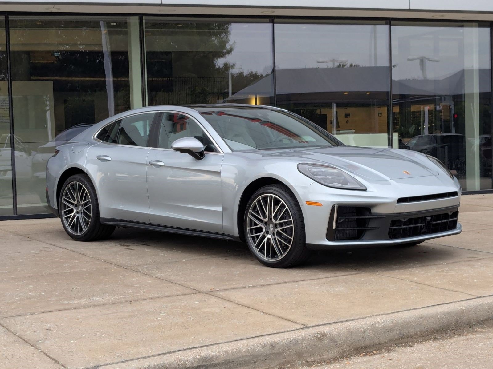 New 2026 Porsche Panamera image 7