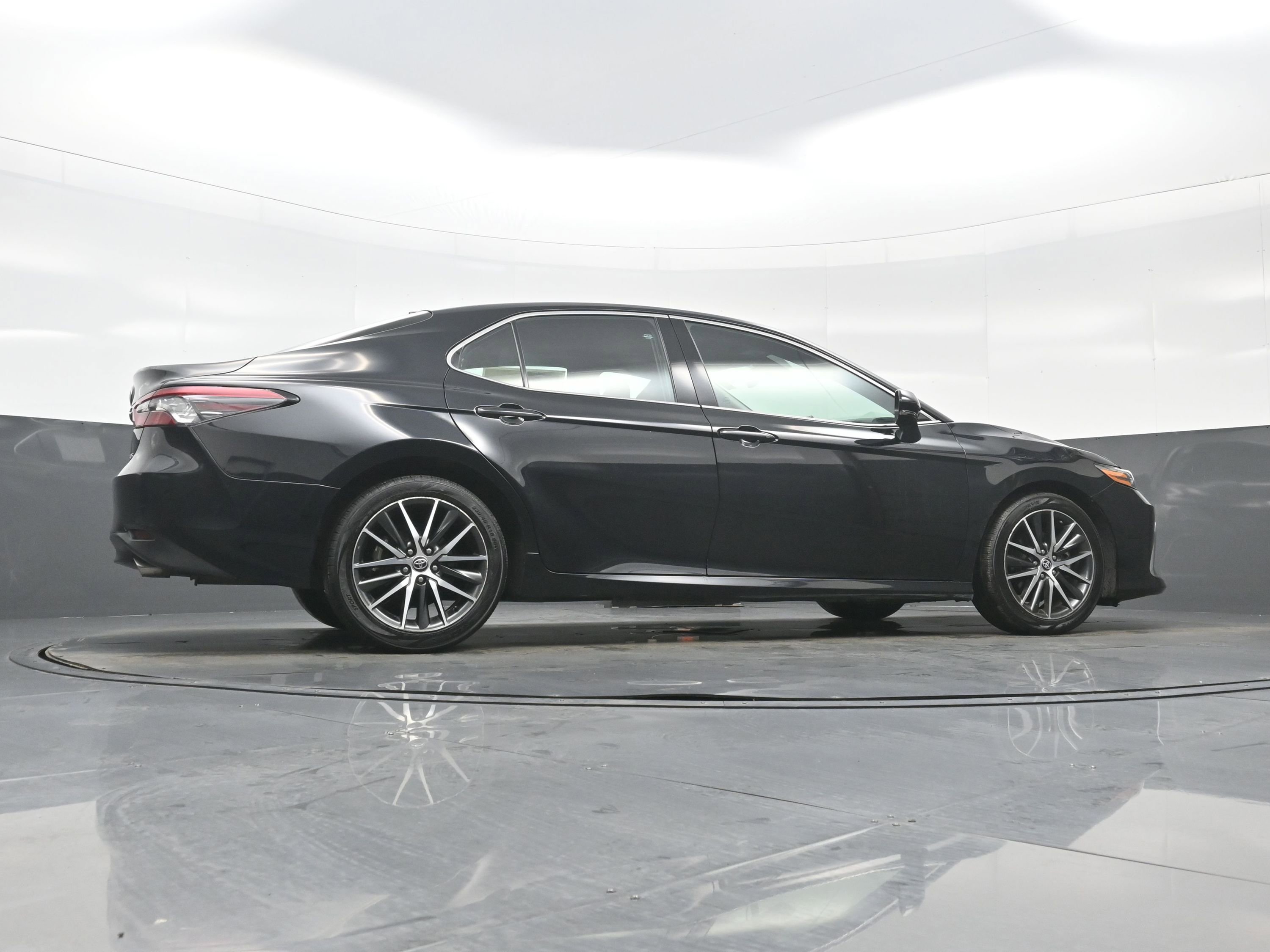 Used 2024 Toyota Camry XLE FWD image 45