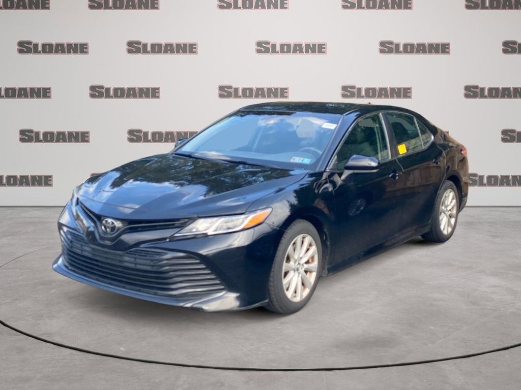 Used 2019 Toyota Camry LE image 1