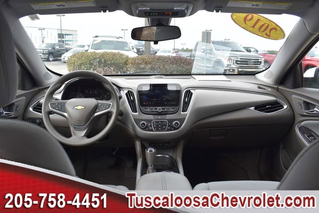 Used 2019 Chevrolet Malibu LT image 3