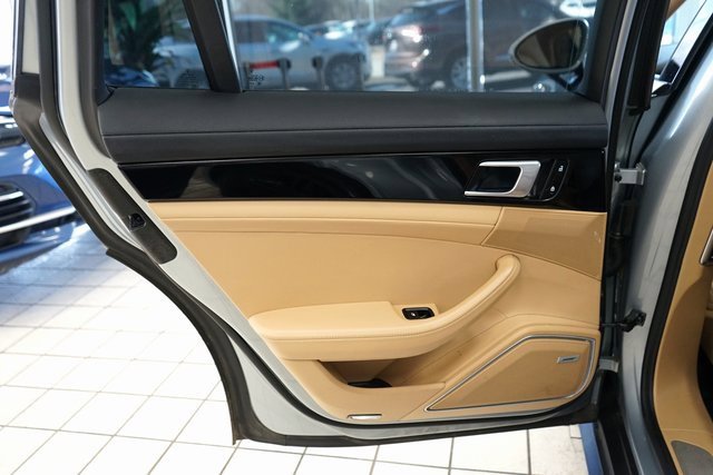 Used 2019 Porsche Panamera 4 image 52