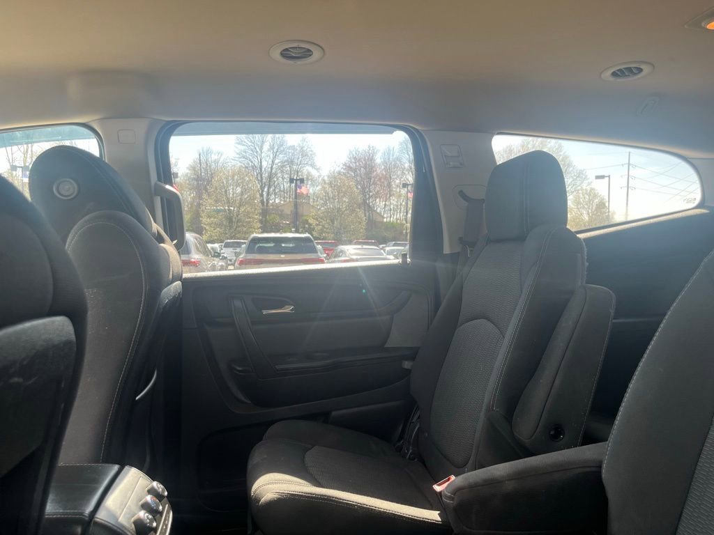 Used 2015 Chevrolet Traverse LT w/ Style and Technology Package AWD/4WD image 21