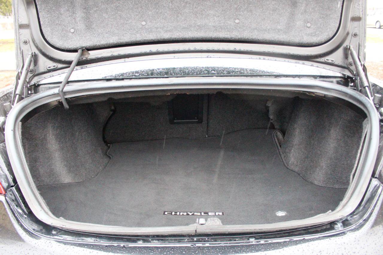 Used 2013 Chrysler 200 Limited FWD image 36