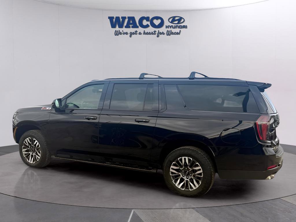 Used 2025 Chevrolet Suburban Z71 image 9
