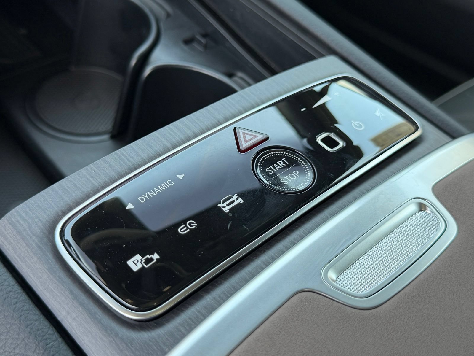 New 2026 Mercedes-Benz EQS 550 4MATIC SUV image 24