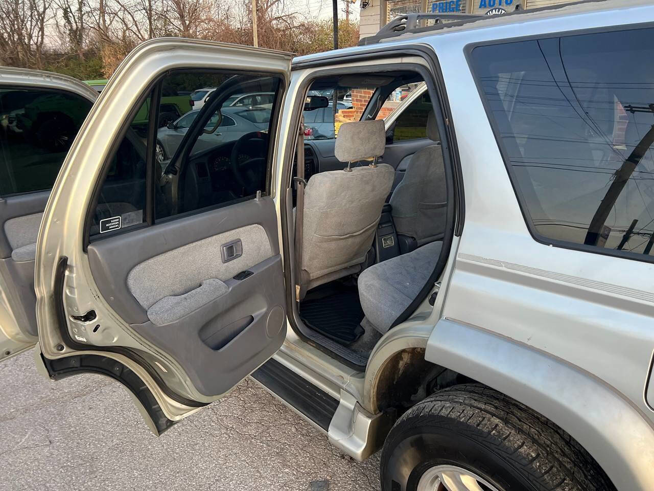 Used 2000 Toyota 4Runner SR5 image 12