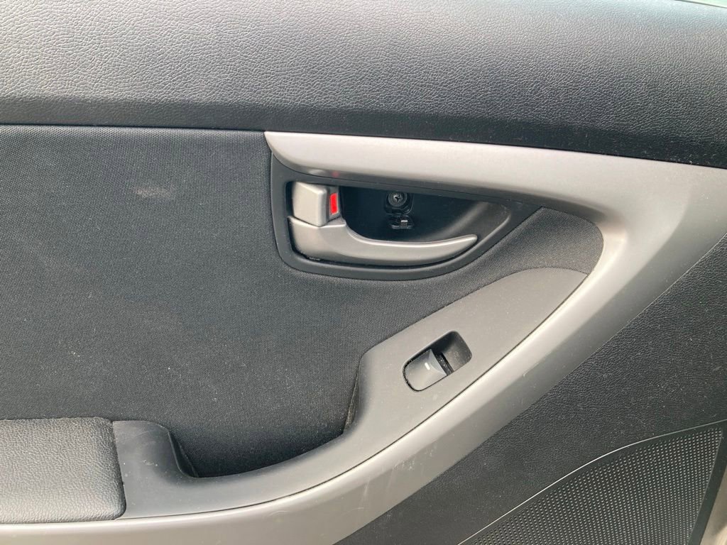 Used 2016 Hyundai Elantra Value Edition FWD image 12