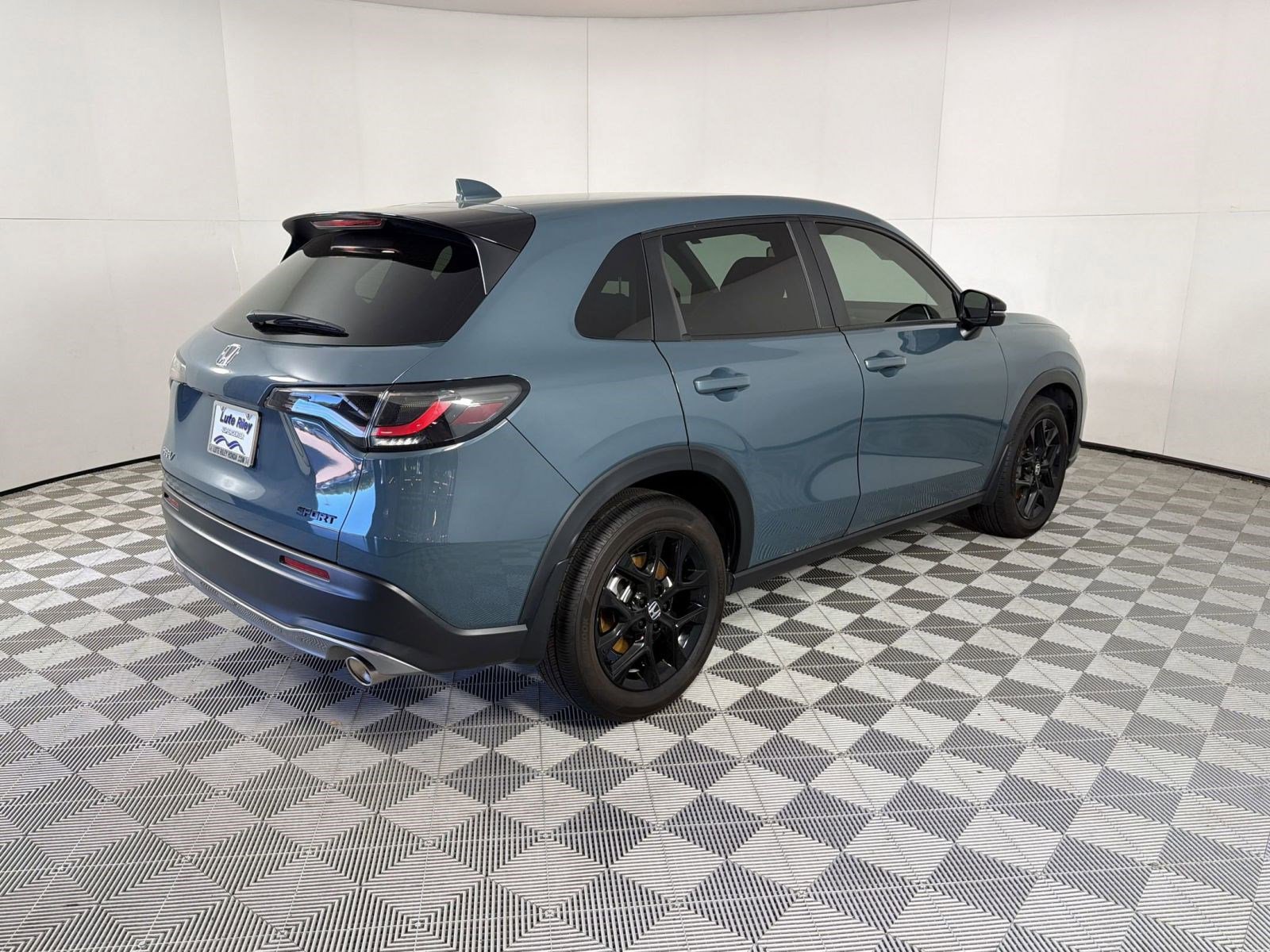 Certified 2025 Honda HR-V Sport image 9