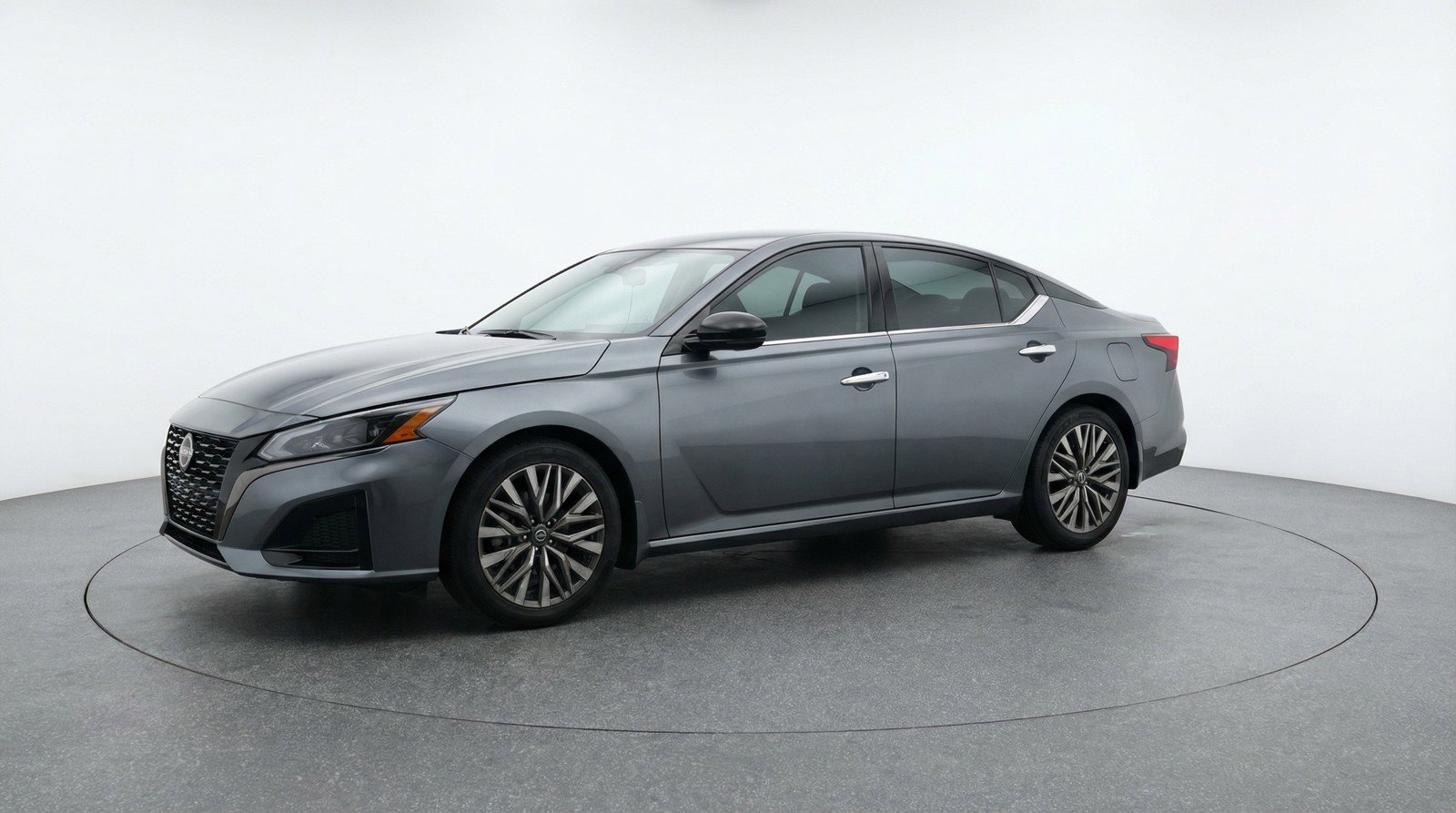 Used 2025 Nissan Altima 2.5 SV image 3