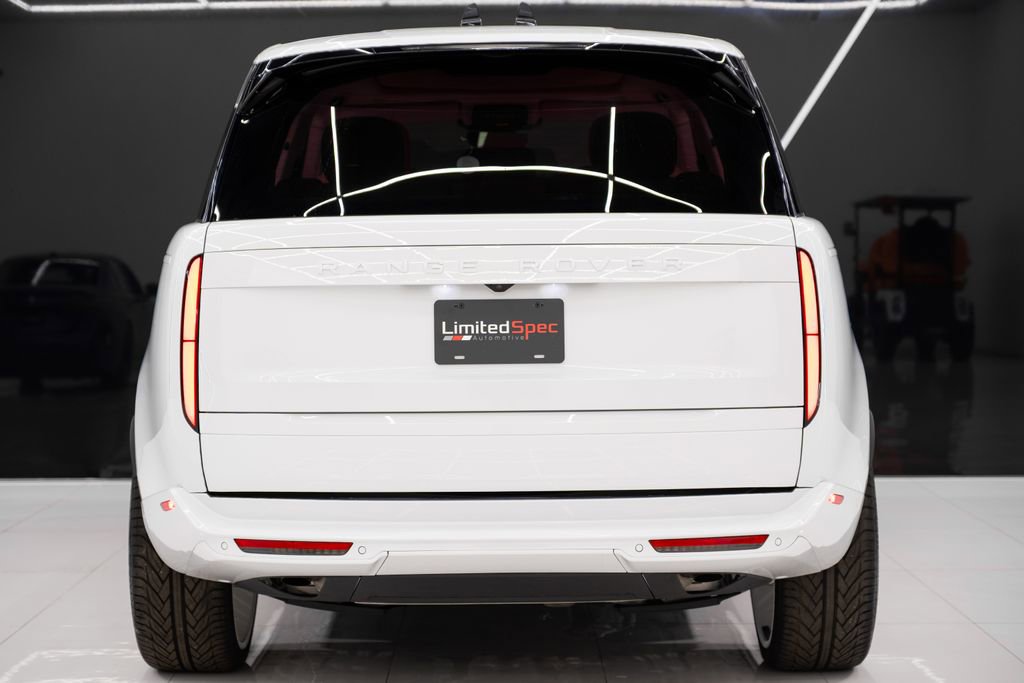 Used 2025 Land Rover Range Rover SE image 13