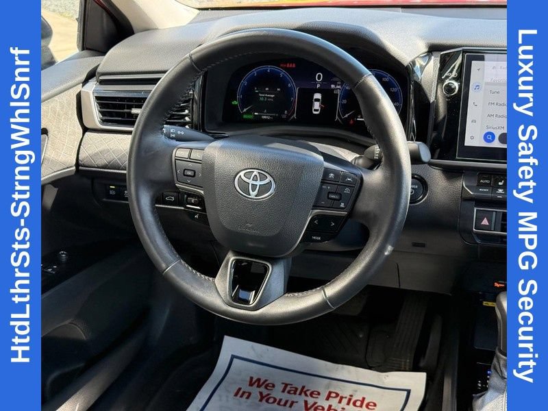 Used 2025 Toyota Camry XLE FWD image 14