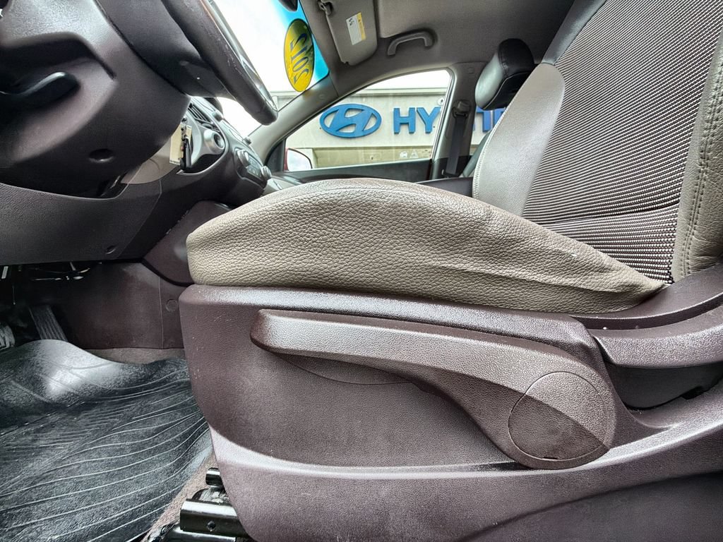 Used 2012 Hyundai Tucson GLS FWD image 14