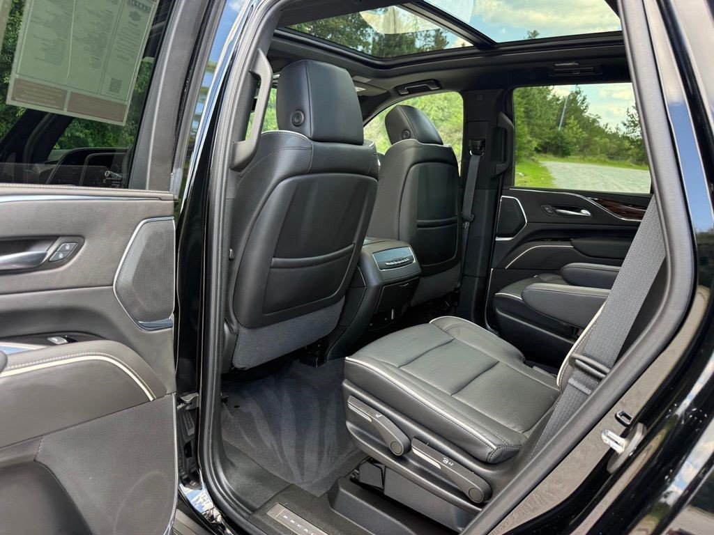 Certified 2024 Cadillac Escalade Premium Luxury w/ Performance Package AWD/4WD image 27