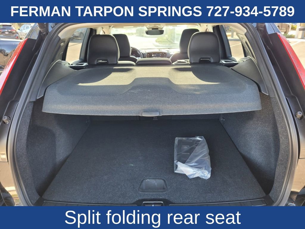 Certified 2025 Volvo XC40 B5 Core image 19