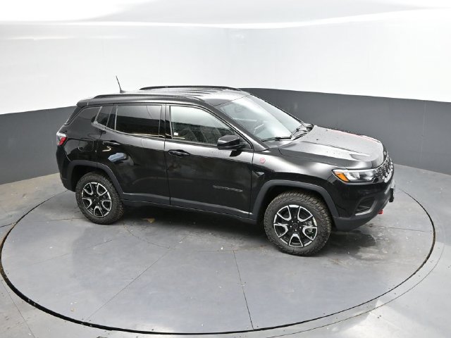 New 2026 Jeep Compass Trailhawk AWD/4WD image 34