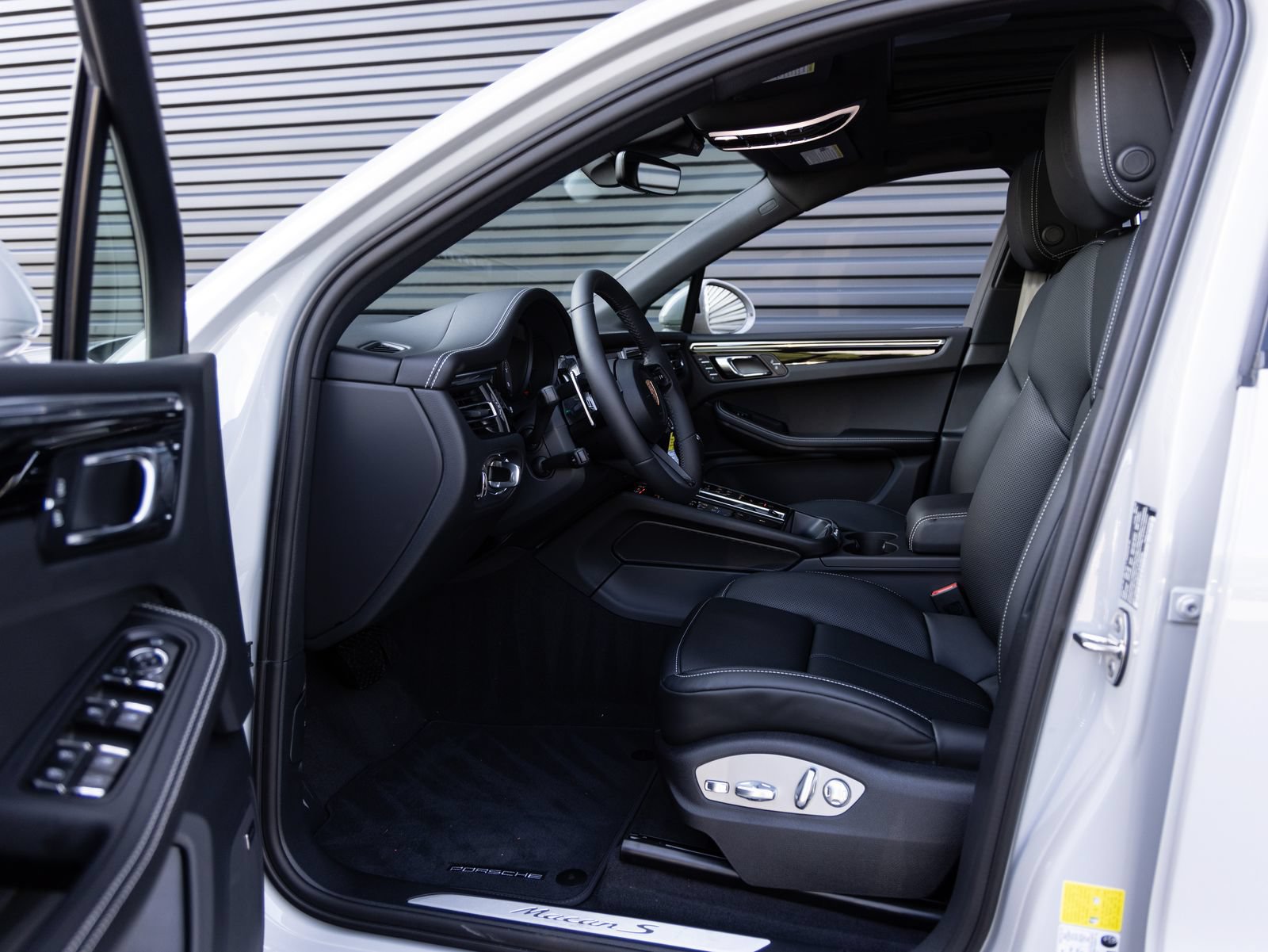 New 2026 Porsche Macan S AWD/4WD image 24