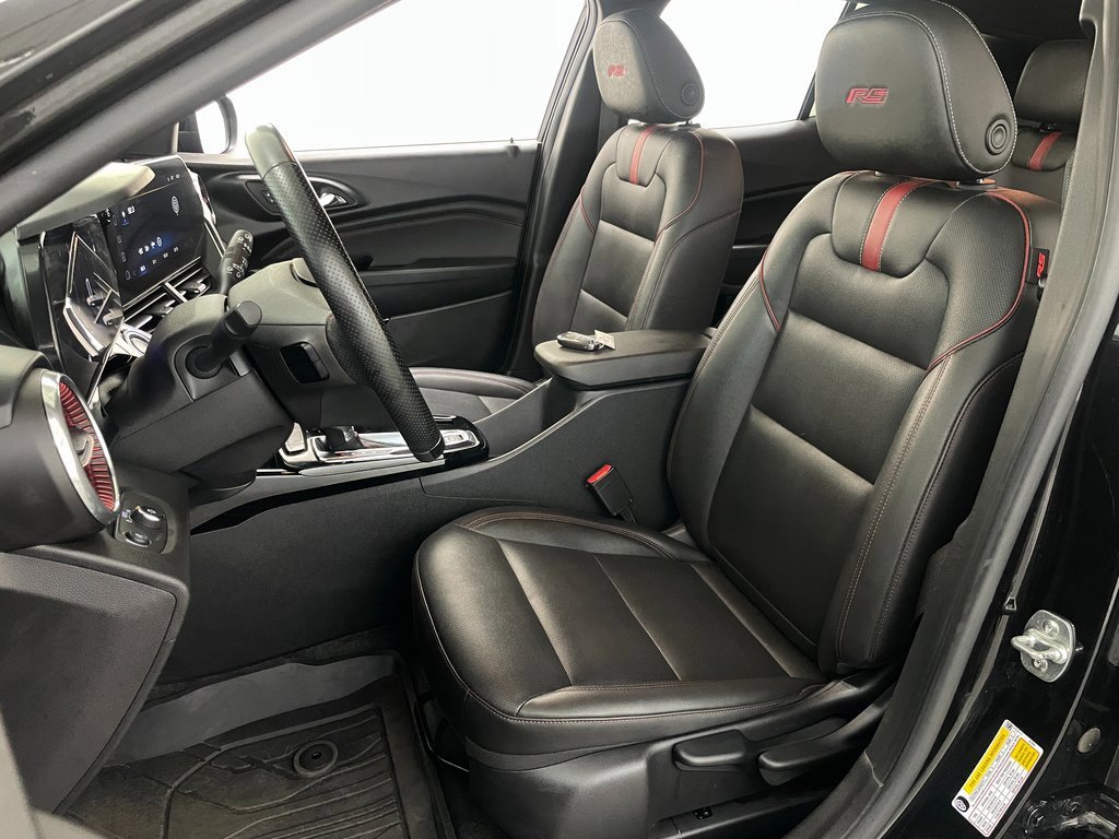 Certified 2025 Chevrolet Trax RS w/ Driver Confidence Package image 21