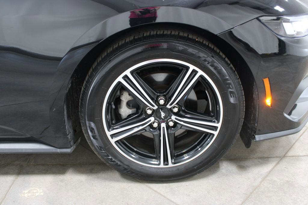 Used 2024 Ford Mustang EcoBoost image 32