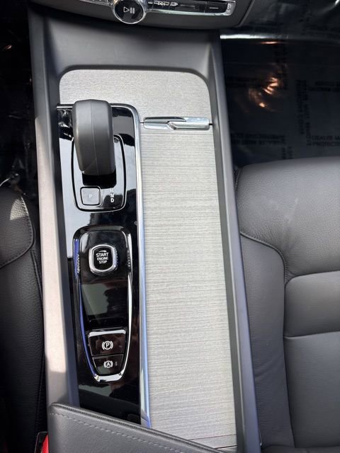 Used 2025 Volvo XC60 B5 Plus w/ Climate Package AWD/4WD image 22