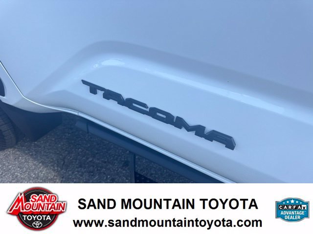Used 2024 Toyota Tacoma TRD Off-Road AWD/4WD image 9