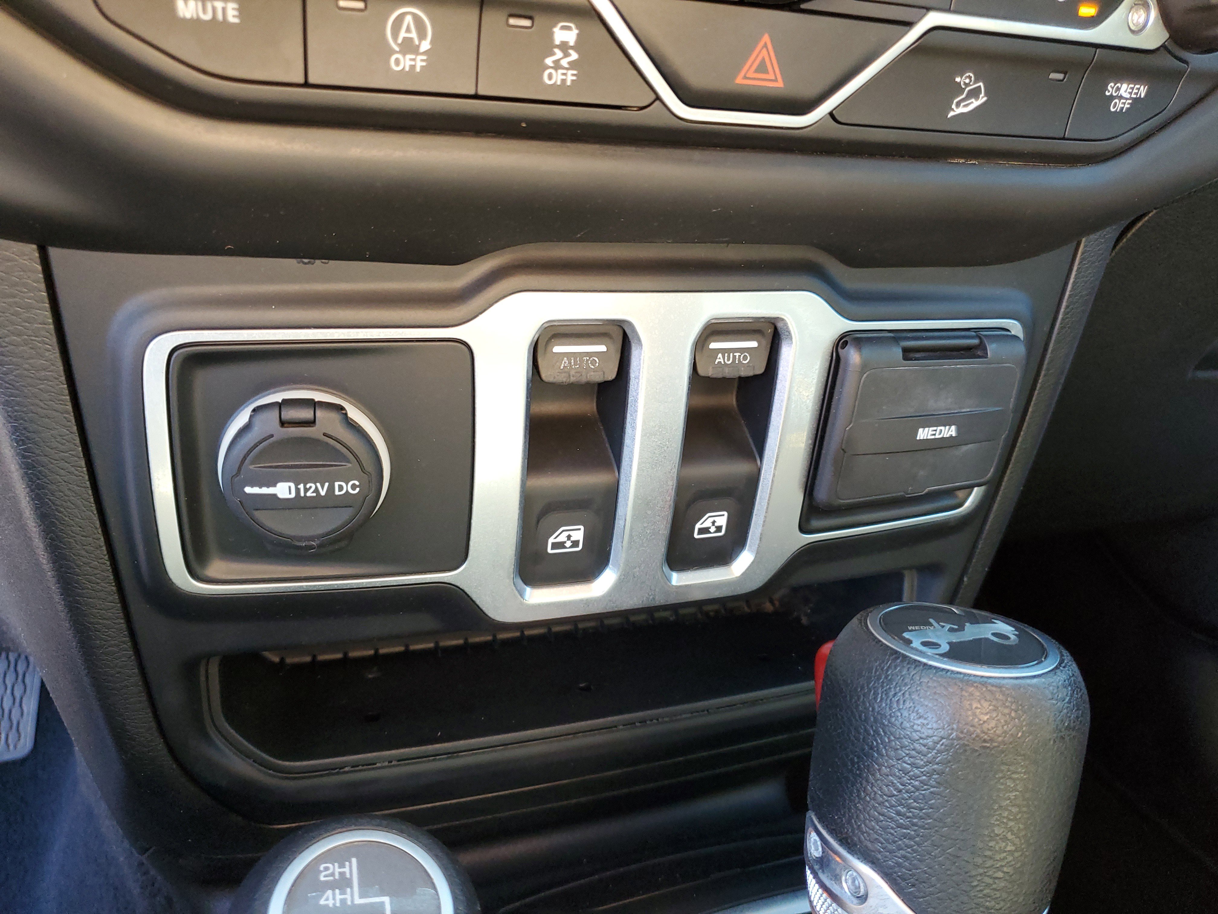 Used 2019 Jeep Wrangler Sport S image 22