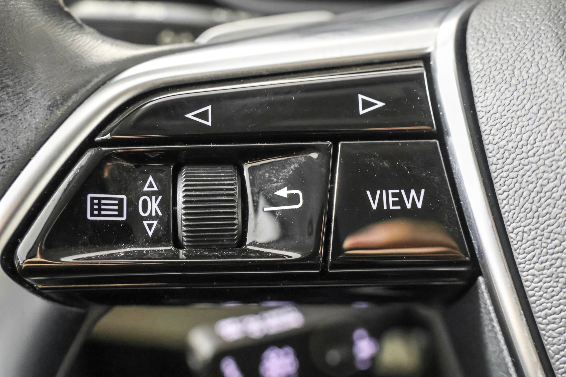Used 2024 Audi Q8 e-tron Premium Plus w/ Premium Plus Package image 26