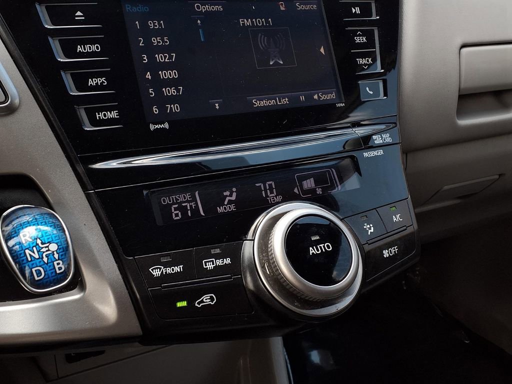Certified 2017 Toyota Prius V Four FWD image 9