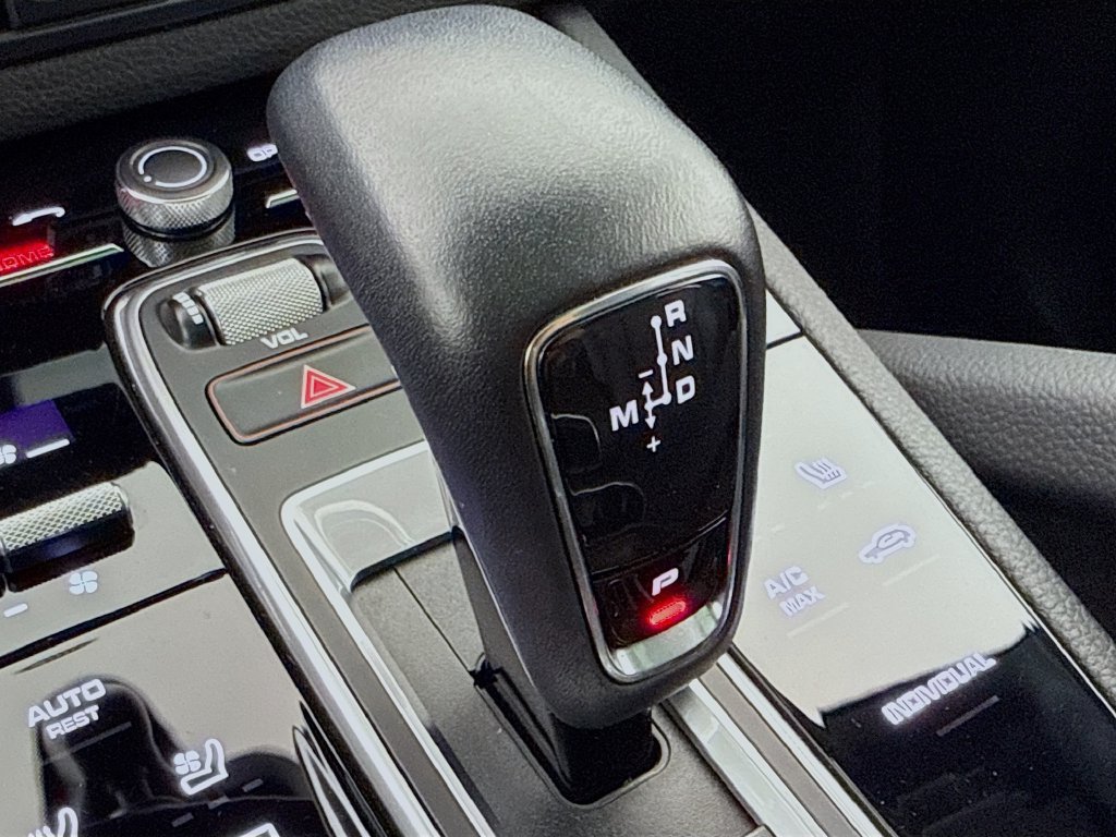 Certified 2023 Porsche Cayenne Platinum Edition AWD/4WD image 21