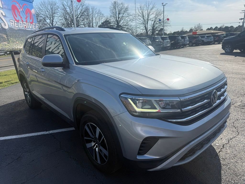 Used 2023 Volkswagen Atlas SE image 3