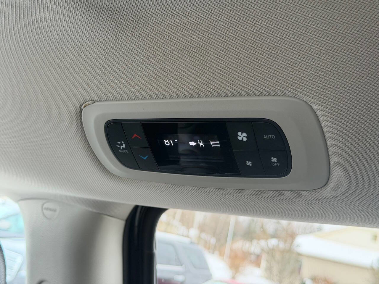 Used 2017 Chrysler Pacifica Touring-L image 18