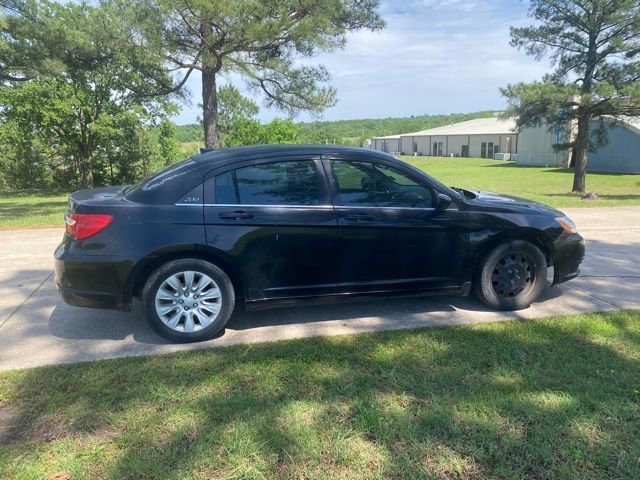 Used 2014 Chrysler 200 LX image 8