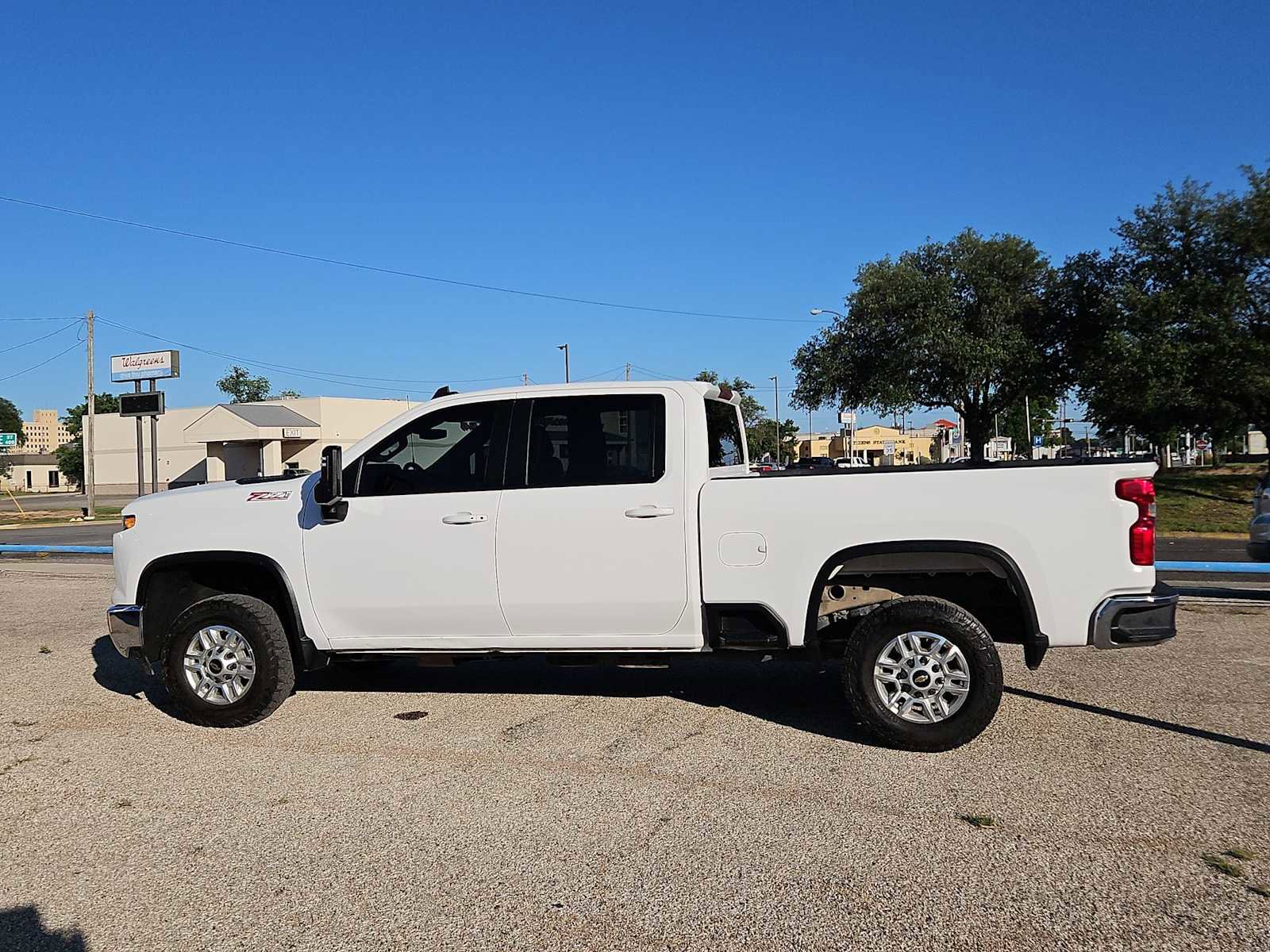 Used 2024 Chevrolet Silverado 2500 LT w/ Convenience Package AWD/4WD image 5