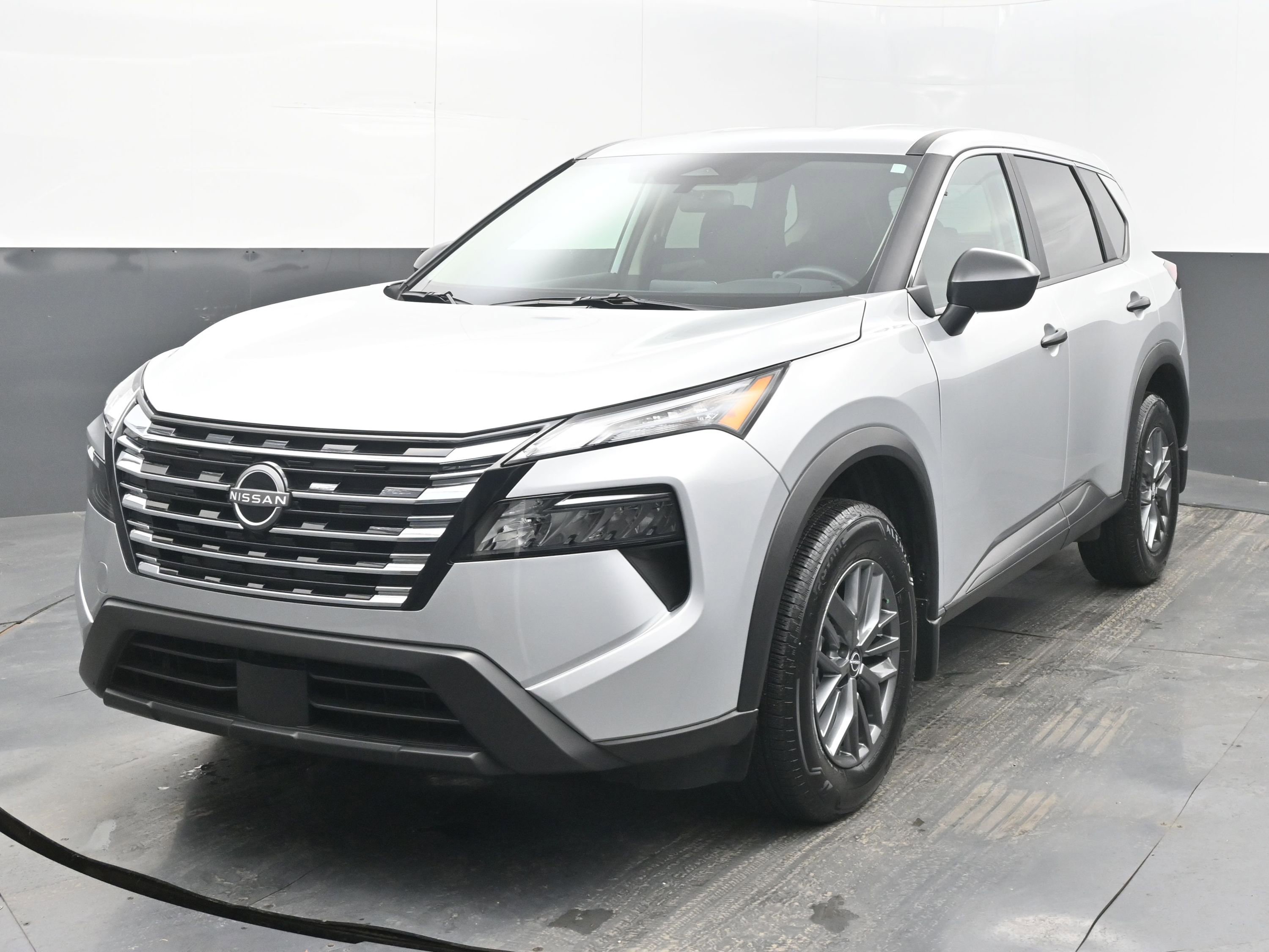 Certified 2025 Nissan Rogue S image 3