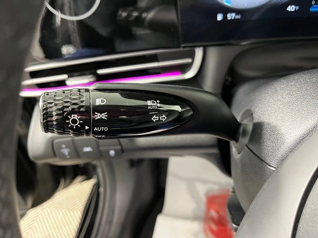 Used 2023 Hyundai Elantra Limited image 23