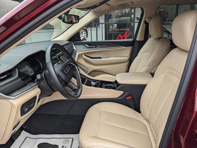 Used 2022 Jeep Grand Cherokee Limited image 9