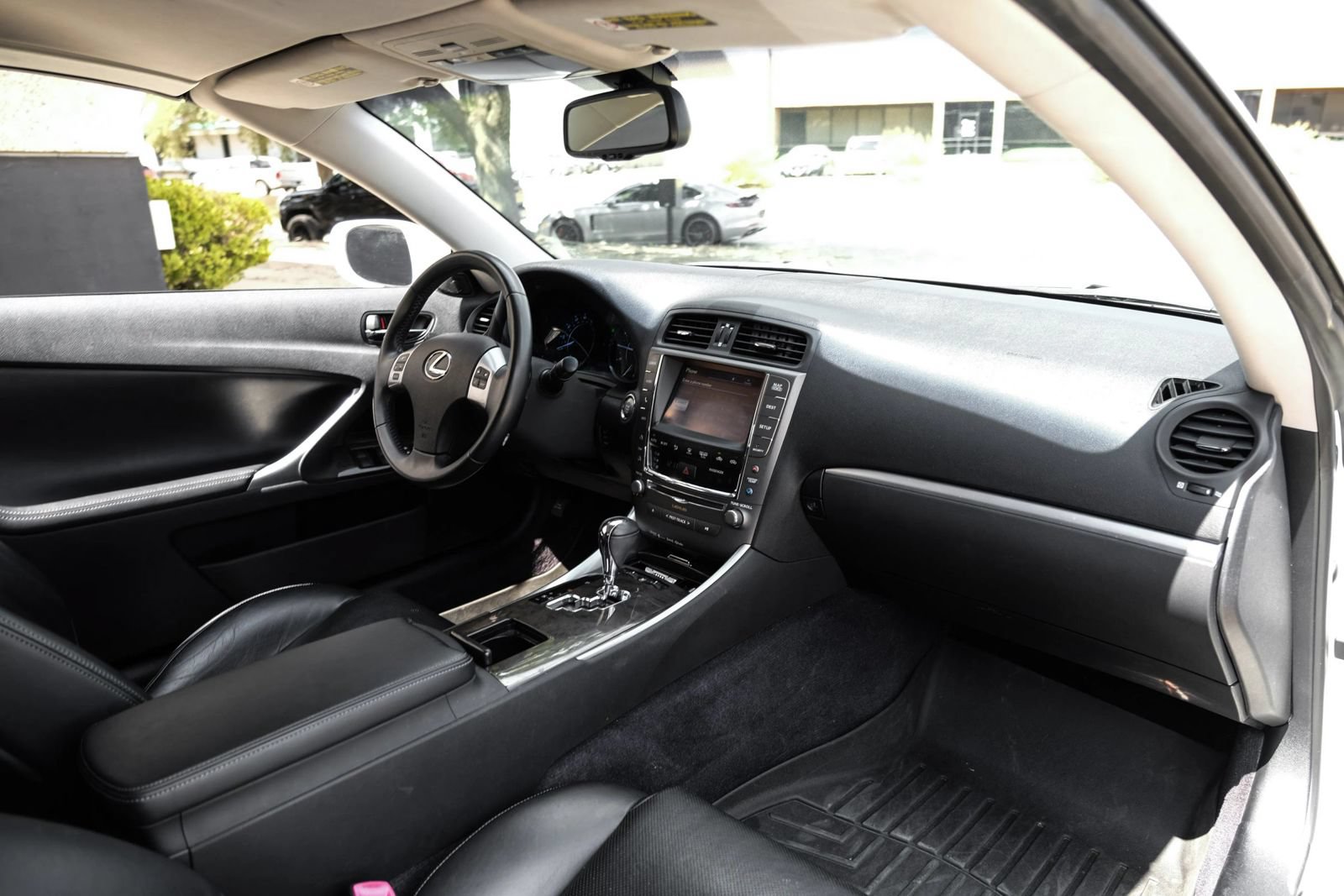 Used 2013 Lexus IS 250C RWD image 10
