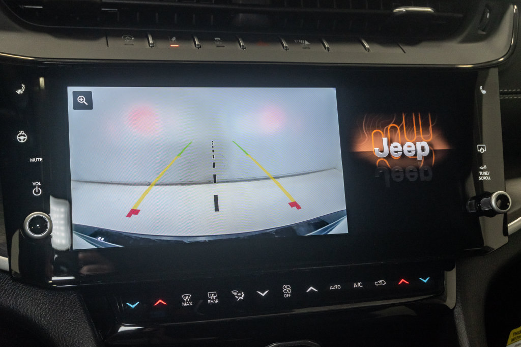 New 2026 Jeep Grand Cherokee Altitude AWD/4WD image 18