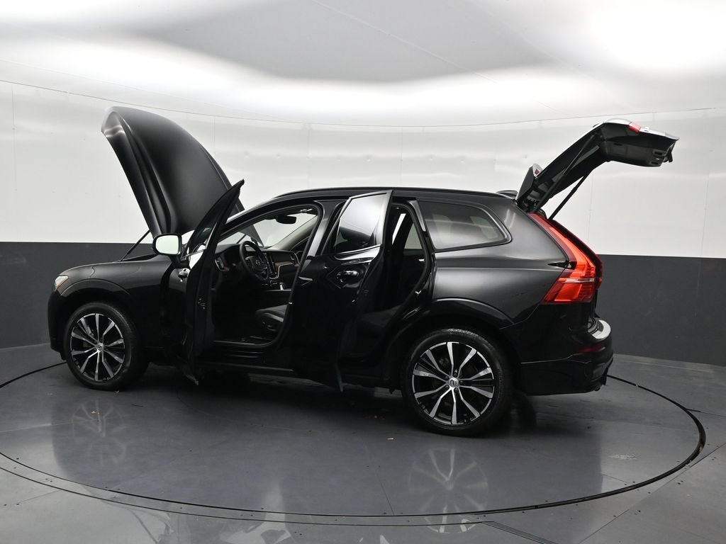 Certified 2024 Volvo XC60 B5 Plus w/ Protection Package Premier AWD/4WD image 33