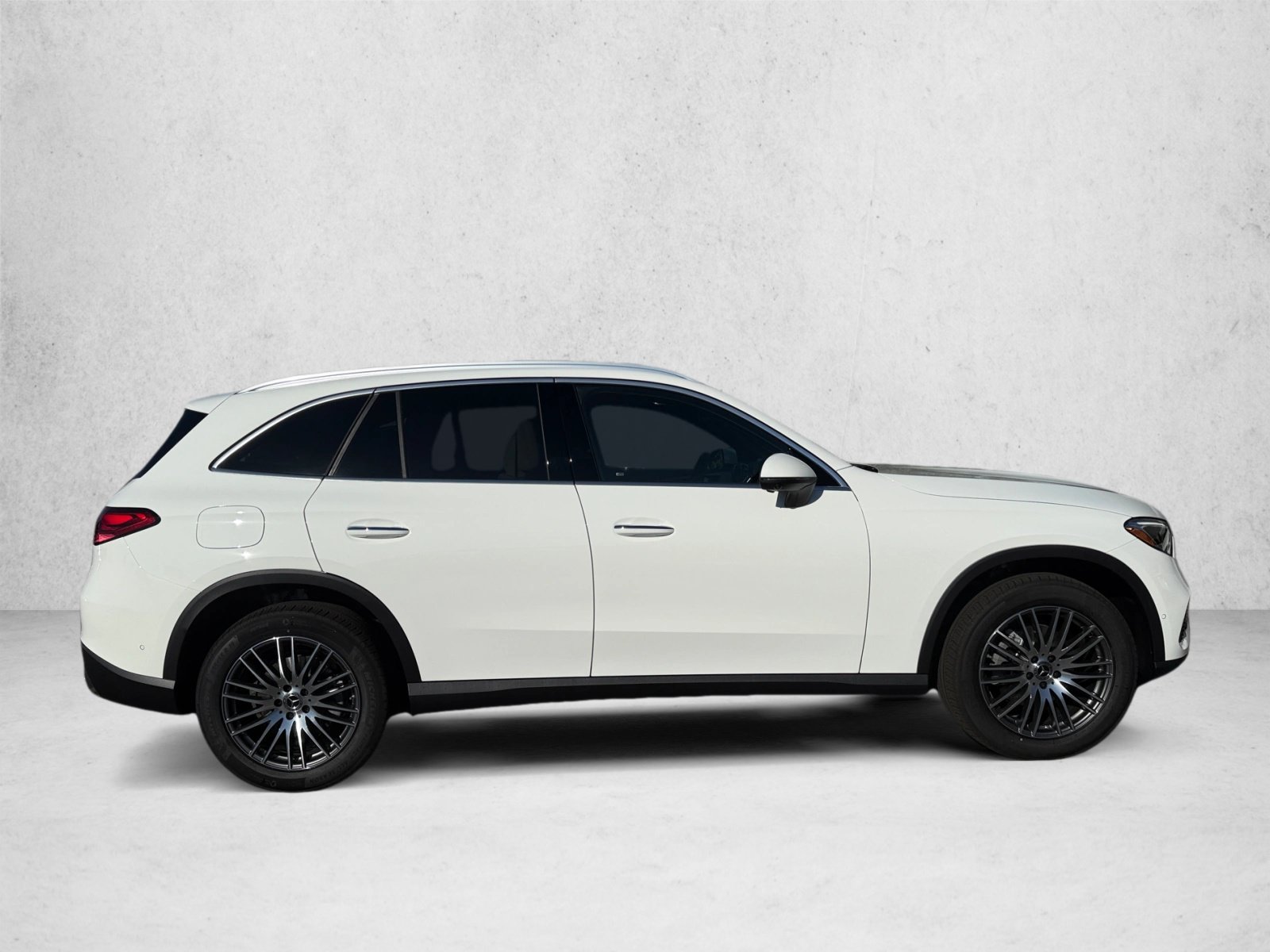 New 2027 Mercedes-Benz GLC 300 4MATIC image 4