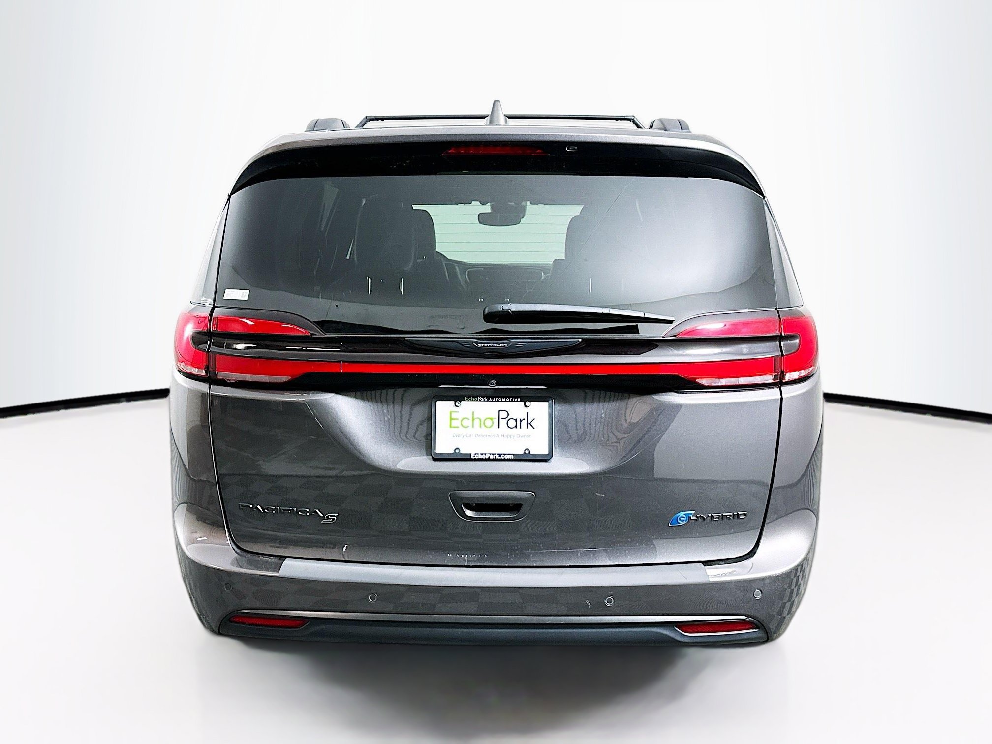 Used 2022 Chrysler Pacifica Limited w/ Uconnect Theater Family Group FWD image 7